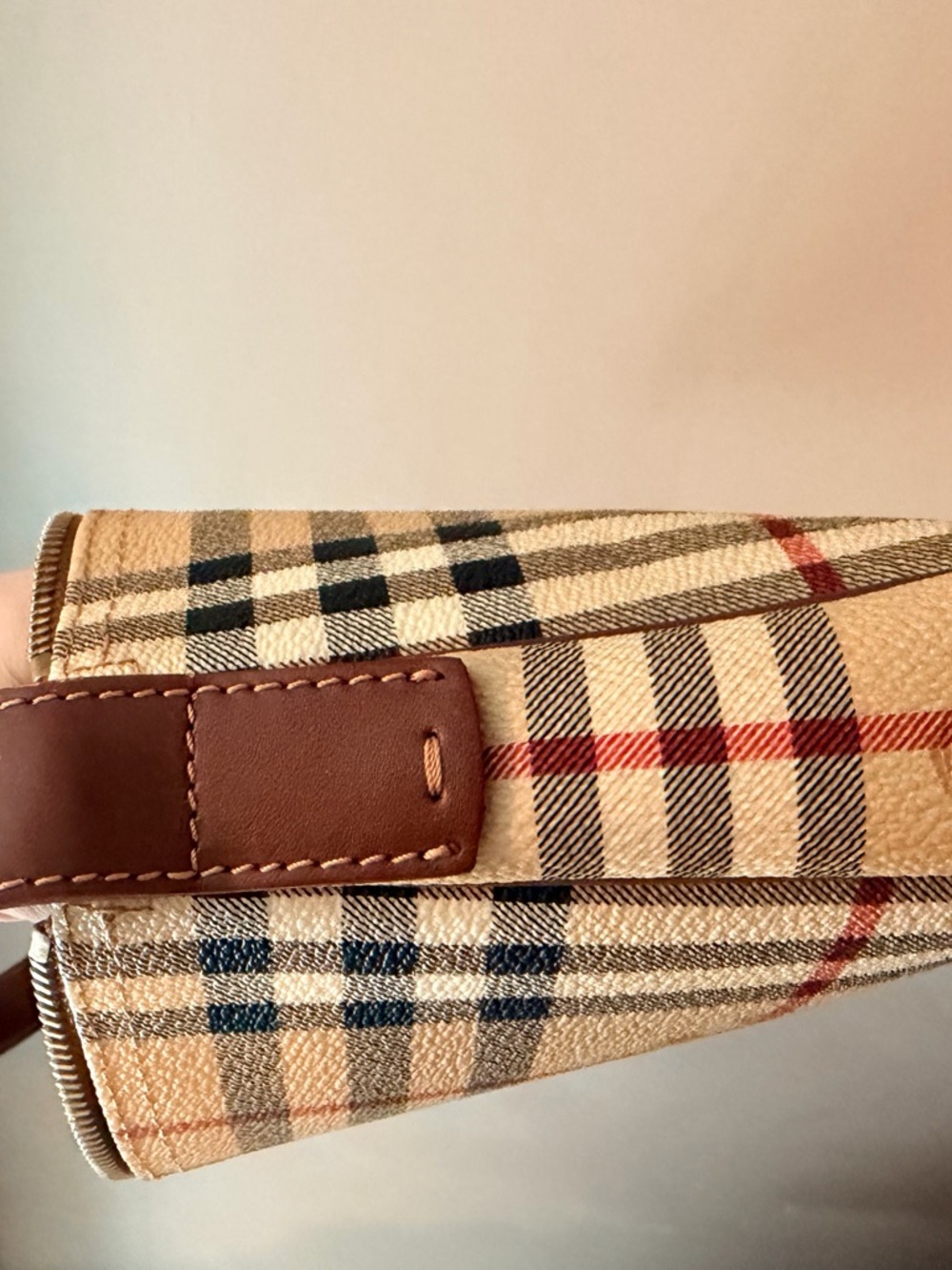 Burberry Haymarket Check Pochette shoulder bag. - Picture 5 of 9